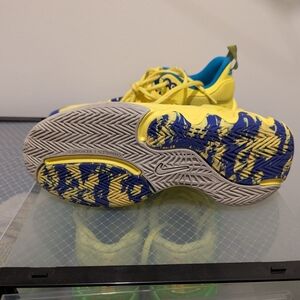 Boys Basketball Shoes